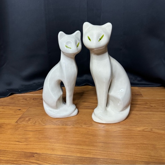 Vintage Mid Century White Ceramic Cat Figurines Green Eyes Pair Couple Statues - Picture 11 of 11